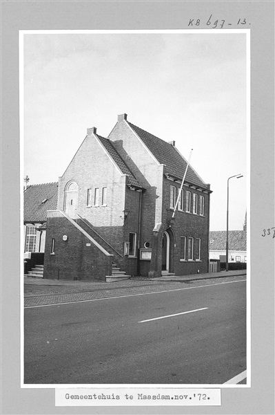 Gemeentehuis in Maasdam, 1972