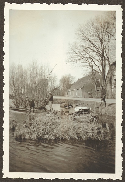 De weg in Hoogmade vóór de verbetering, 1933