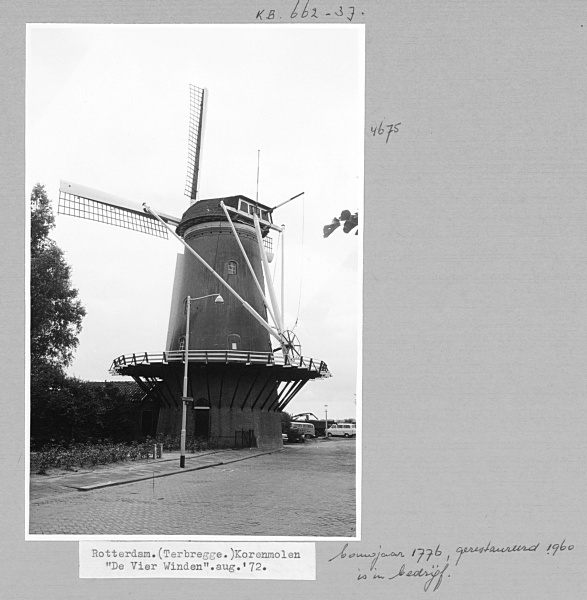 Korenmolen De Vier Winden in Rotterdam, 1972