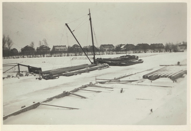 Bouw Hooghkamerbrug tussen Leiden en Voorschoten, 1946-1947