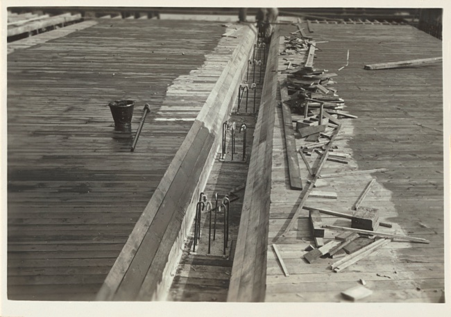 Bouw van Hooghkamerbrug tussen Leiden en Voorschoten, 1947