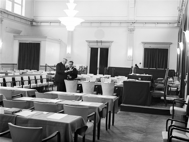 Statenvergadering wordt voorbereid in het Kurhaus, 1950