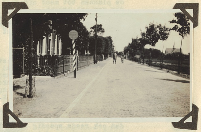 Westlaan in Pijnacker na de wegverbetering, 1927