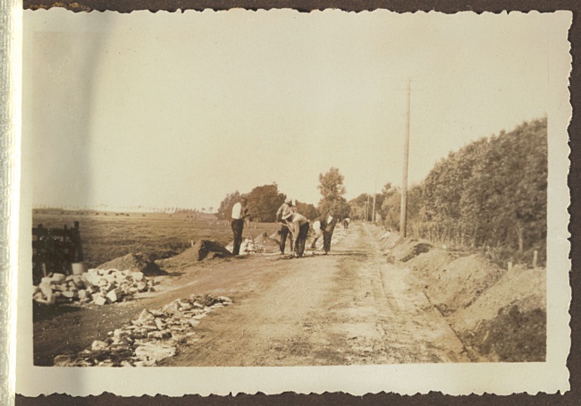 Wegverbetering tussen Oud Ade en Nieuwe Wetering, 1932