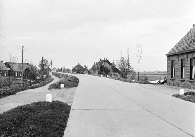 Strijensedijk, een betonweg tussen Strijen en 's-Gravendeel