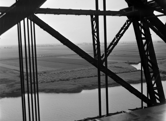 Uitzicht vanaf de Barendrechtse brug over de Oude Maas