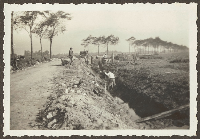 De weg Leiderdorp-Aardam wordt verbeterd, 1931