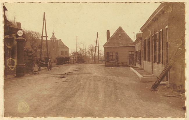 De provinciale weg in Nieuwesluis vóór de verbetering, 1931
