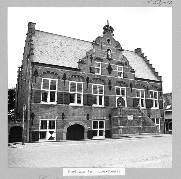 Raadhuis in Ooltgensplaat, 1972