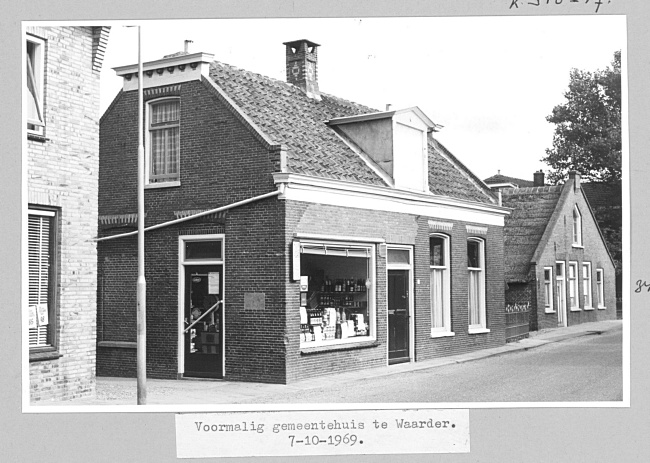 Het oude gemeentehuis in Waarder, 1969
