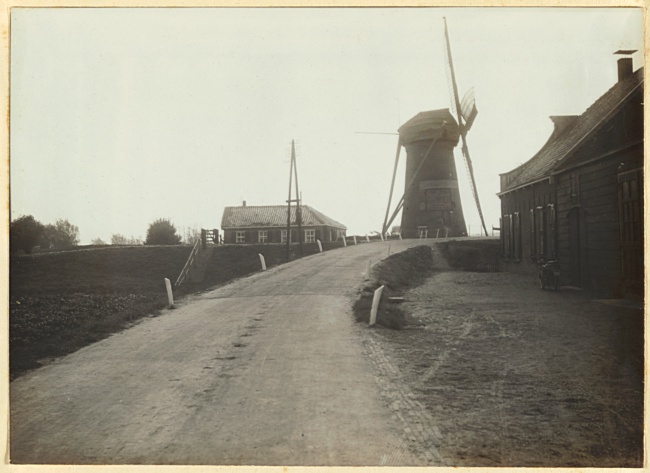 Molen van Schelling aan de Wieldijk in Heenvliet, 1931