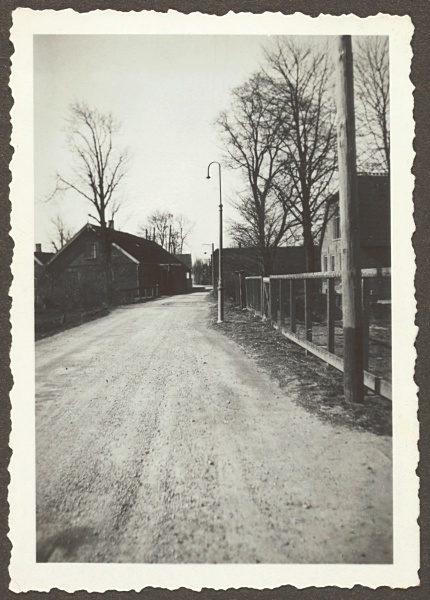 Van Klaverweijdeweg in Hoogmade vóór de verbetering, 1933