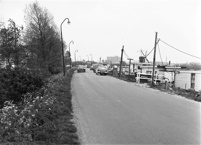 De Haarlemmerweg in de richting van Leiden