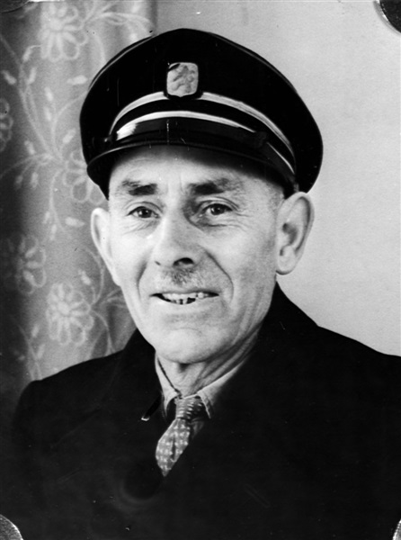 B.W. van Dijk, kantonnier bij Provinciale Waterstaat, 1956