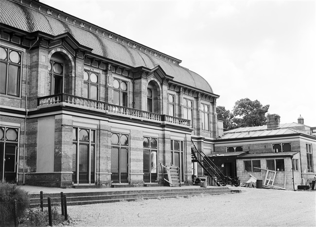 Het Moorse Paleis van de vroegere Haagsche Dierentuin op de hoek van de huidige Zuid-Hollandlaan. Dit hoofdgebouw is in 1968 gesloopt.
