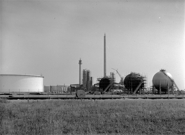 Raffinaderijen in industriegebied Europoort
