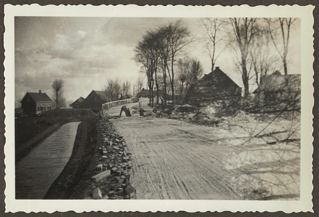 Herstraten oprit Wittert van Hooglandbrug in Hoogmade, 1931