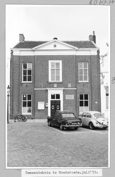 Gemeentehuis aan de Markt 17 in Goedereede, 1972