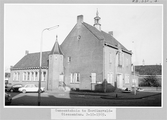 Gemeentehuis in Hardinxveld-Giessendam, 1969