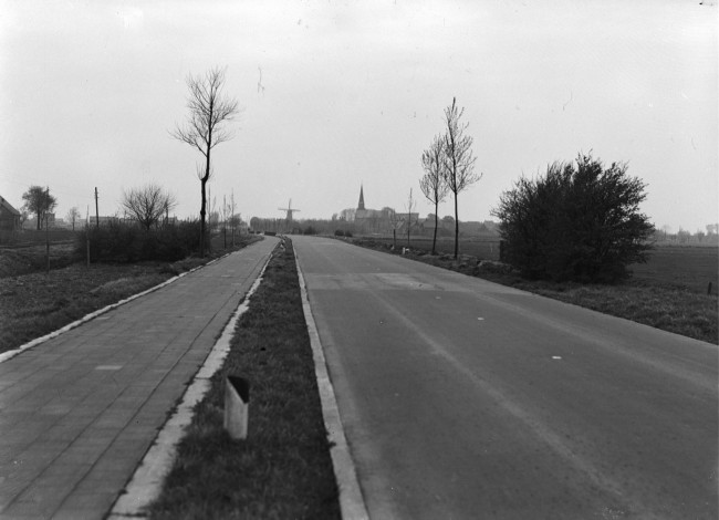 De Groene Kruisweg (N218) in de buurt van Geervliet
