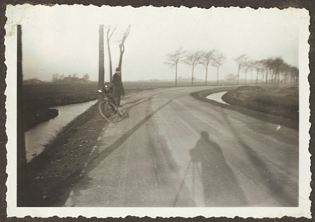 Gedeelte van de verbeterde weg Leiderdorp-Aardam, 1931
