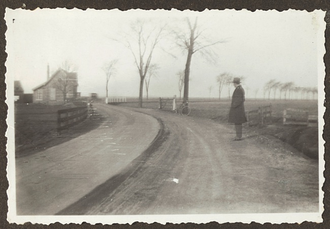 Hoogmadeseweg met tolhuis bij Leiderdorp, 1931