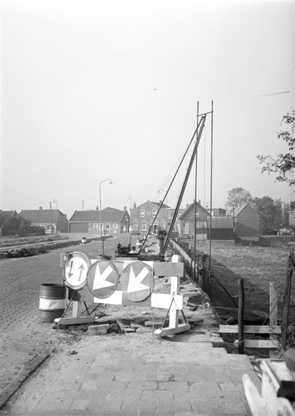 Plaatsen damwand aan Katwijkerlaan/S18 in Pijnacker, 1964