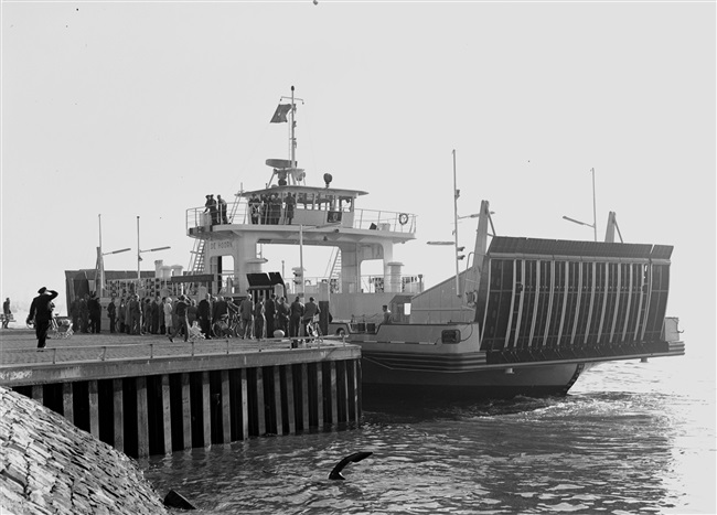 De Hoorn wordt aan Provinciale Staten geleverd, 1961