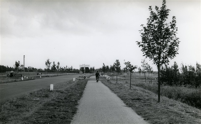ANWB wegwijzer bij de kruising Zeiving (huidige N848), Heidensweg en Heukeleumseweg.