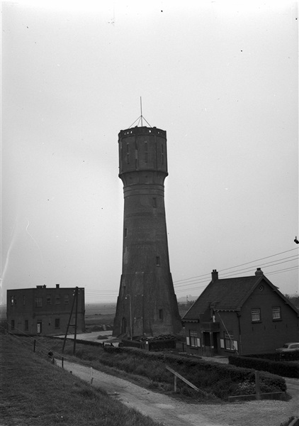 Watertoren aan de Kilweg in 's-Gravendeel, 1956