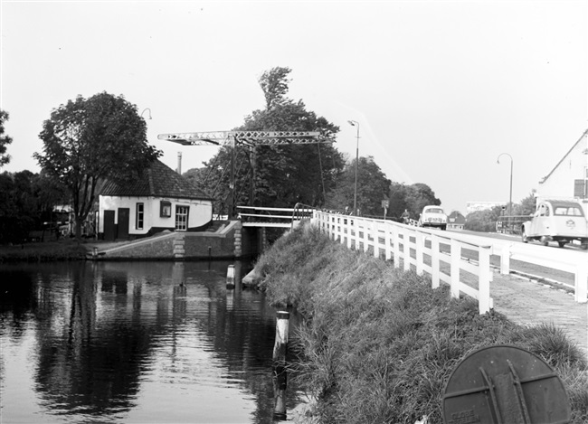 De Wijkerbrug over het Rijn-Schiekanaal, beter bekend als de Vliet