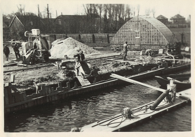 Bouw van Hooghkamerbrug tussen Leiden en Voorschoten, 1947