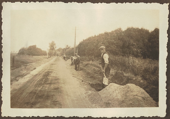 Wegverbetering tussen Oud Ade en Nieuwe Wetering, 1932