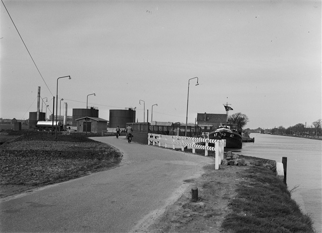 Oliehaven aan de Delftse Vliet