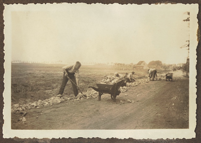 Paklaag zetten tussen Oud Ade en Nieuwe Wetering, 1932
