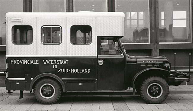 Laboratoriumwagen van Provinciale Waterstaat in Zuid-Holland