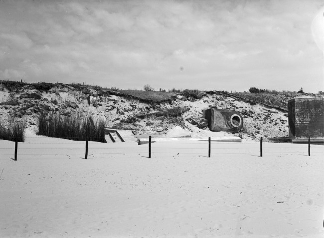 Een Duitse bunker uit de Tweede Wereldoorlog in de duinen