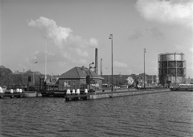 De Ir. de Kock van Leeuwensluis; een schutsluis aan de Nieuwe Gouwe.