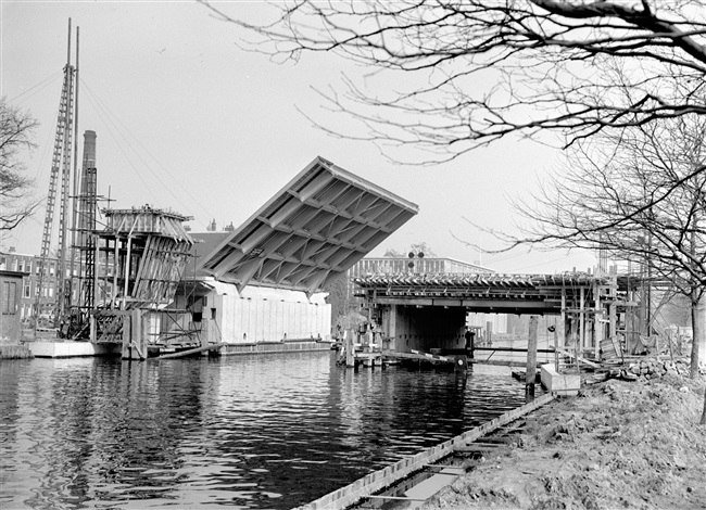 Bouw van Sint Sebastiaansbrug in Delft, 1961