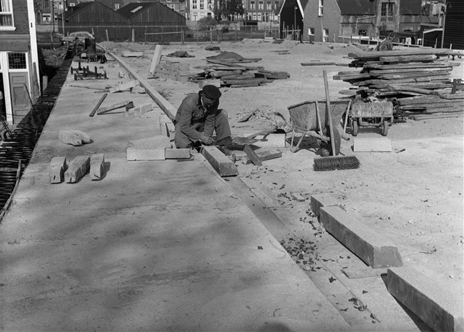 De Sint Sebastiaansbrug wordt gebouwd in Delft, 1962