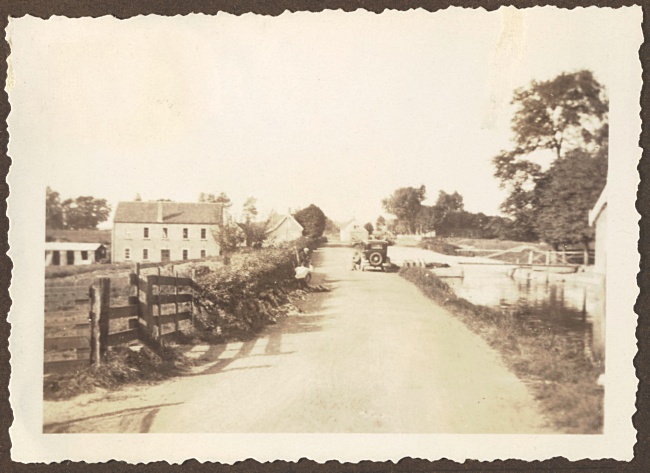 De weg Oud Ade-Nieuwe Wetering vóór de verbetering, 1932