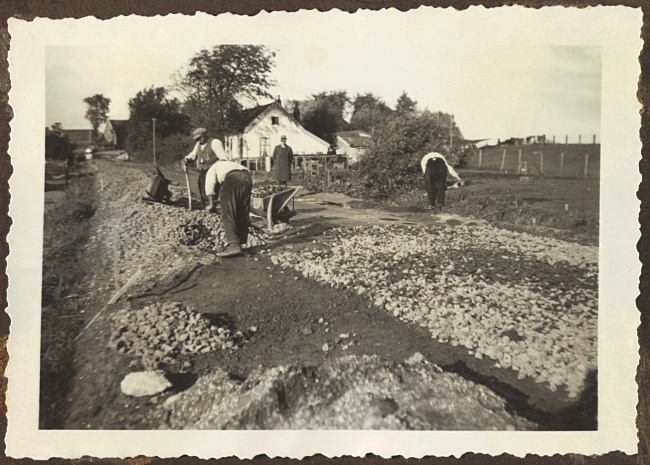 Wegverbetering tussen Oud Ade en Nieuwe Wetering, 1932