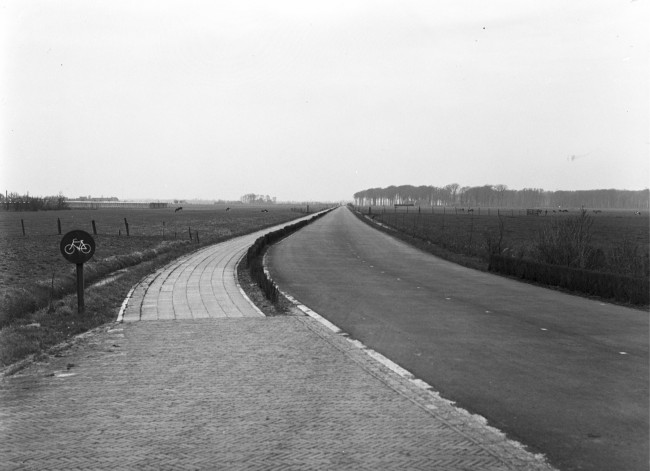 De Schaapweg bij de Sir Winston Churchillaan (vroegere Kleiweg).