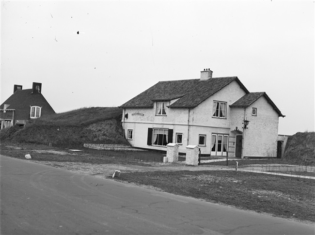 Bunkerwoning aan de Noordlandseweg in 's-Gravenzande