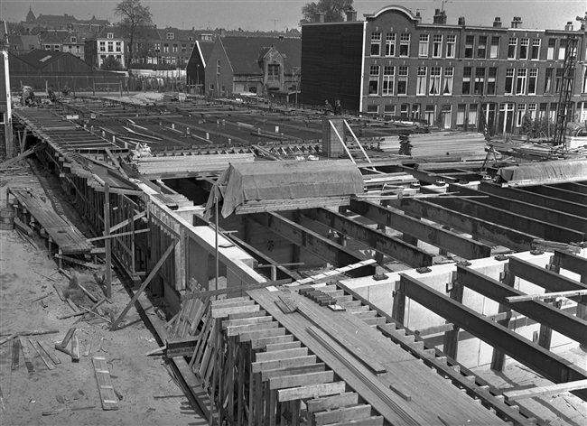 De wapening van het noordelijke viaduct. Het viaduct is onderdeel van de eerste St. Sebastiaansbrug.