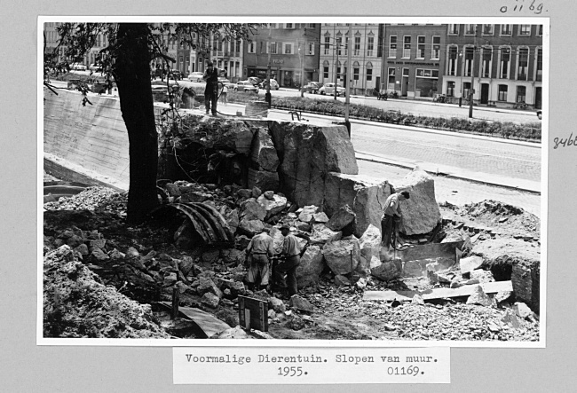 Duitse anti-tank muur in Den Haag wordt gesloopt, 1955