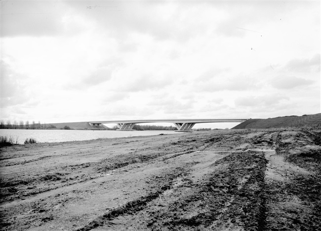 De Brielse Brug over het Brielse Meer, 1969