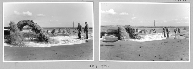 Een dijk wordt opgespoten op Goeree-Overflakkee, 1953