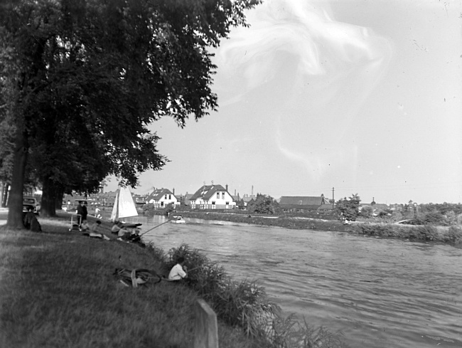 Brugwachterswoningen aan het Rijn-Schiekanaal in Leiden