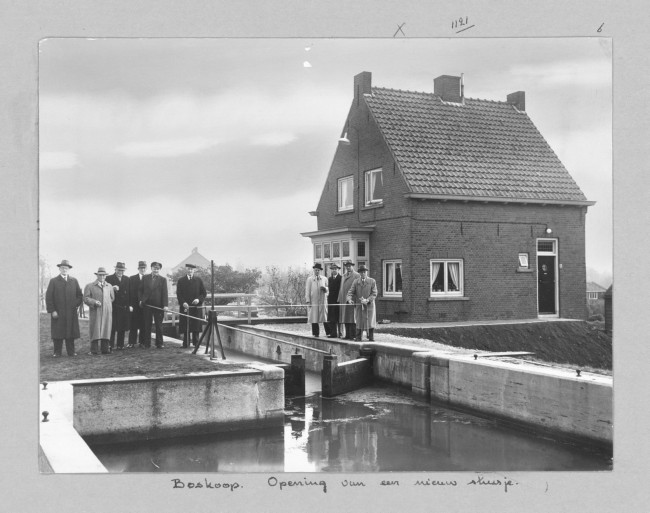 Opening van de Sluis Rijneveld in Boskoop, 1940-1950